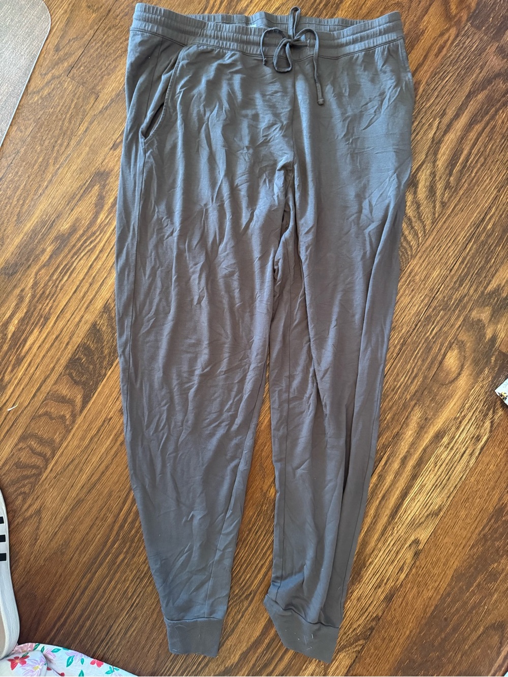Recliner Woman Small Gray Jogger Pants – Comfortable Drawstring Casual Wear